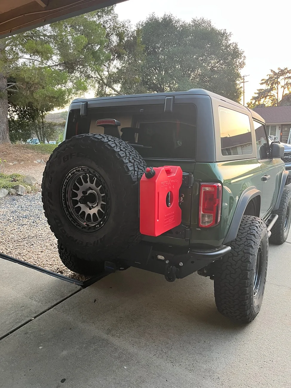 Ford Bronco Turn Offroad Tailgate Reinforcement fit problem IMG_1412