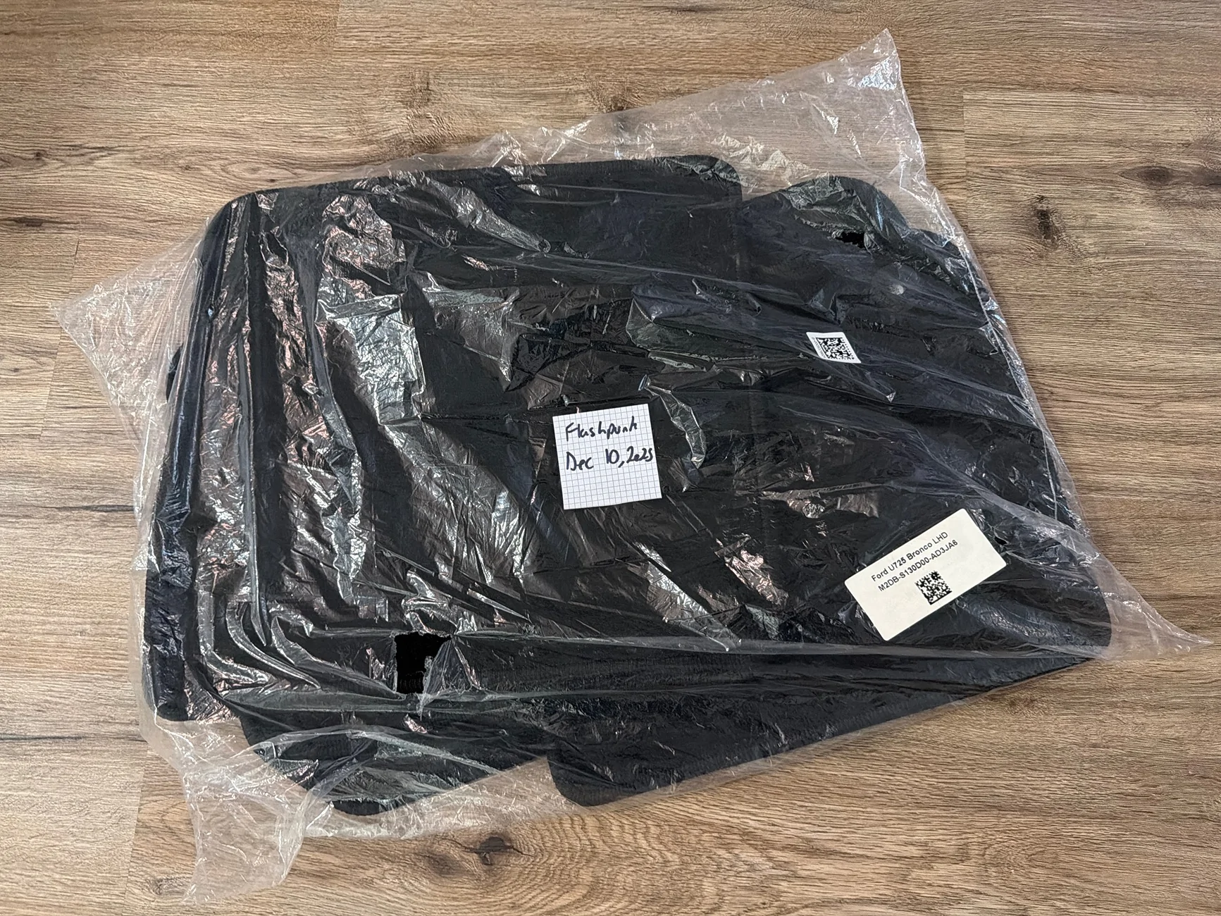 Ford Bronco 4dr carpets imag