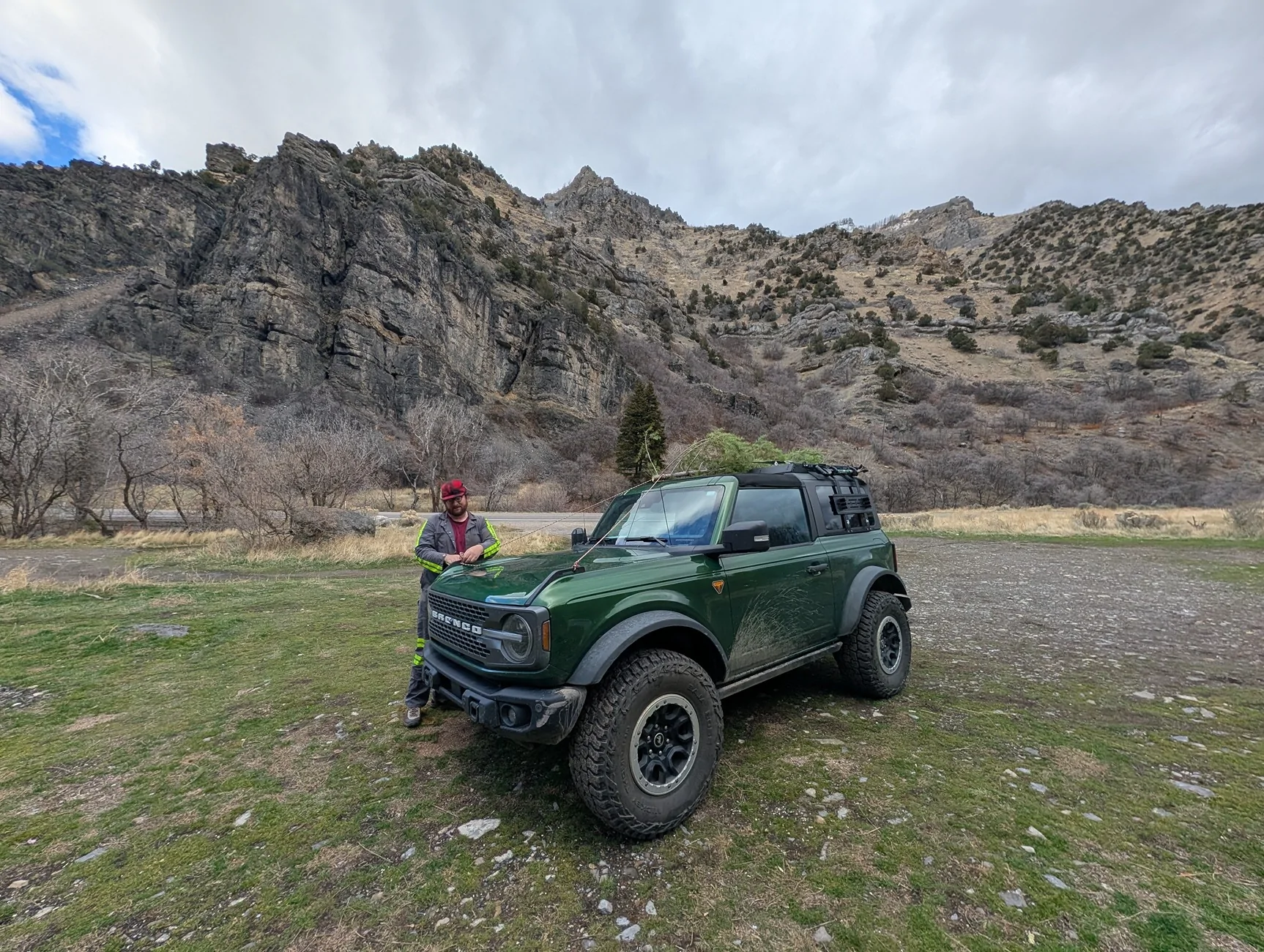 Ford Bronco Merry Christmas from TrailRax🎄 Snow Wheeling Fun this Weekend PXL_20251206_200044777