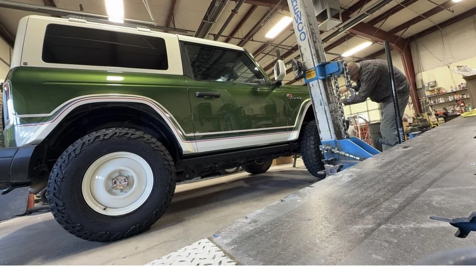 Ford Bronco Bronco Ranger gets painted stripes. IMG_1885