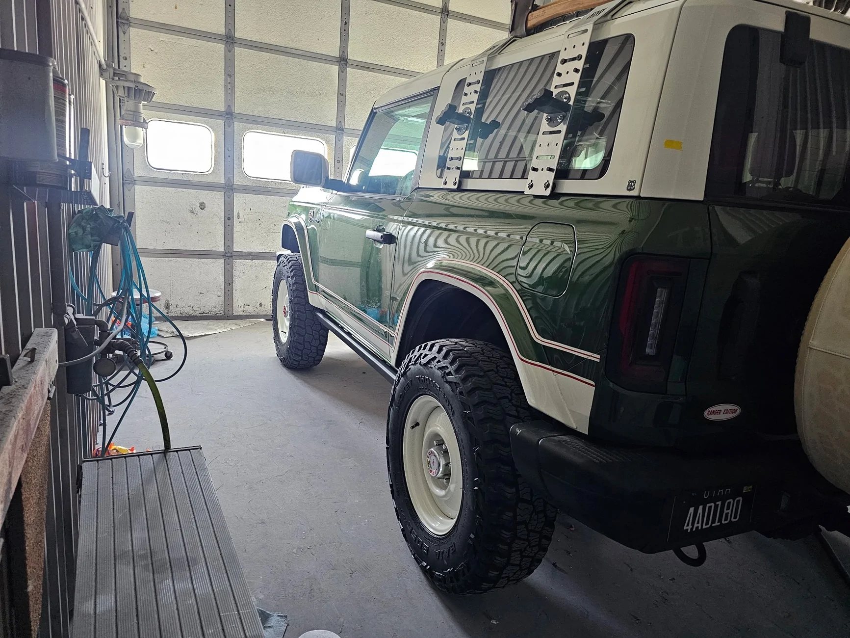 Ford Bronco Bronco Ranger gets painted stripes. 3971334207985431879