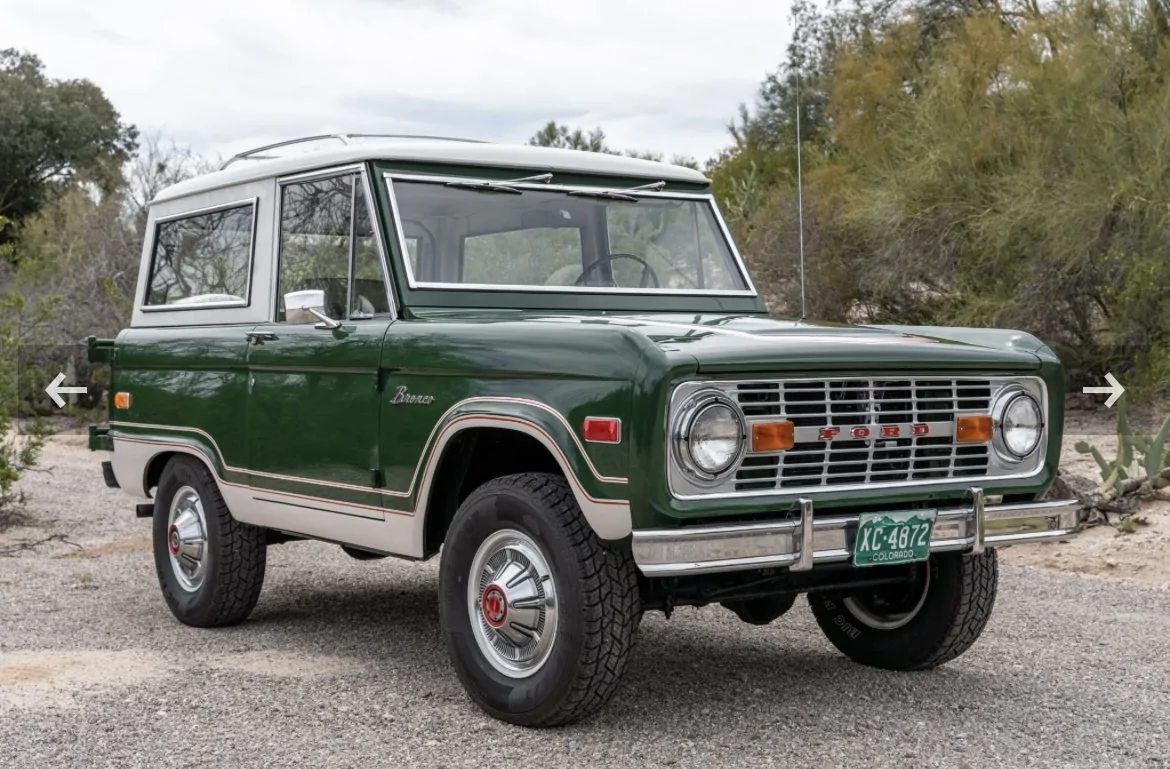 Ford Bronco Bronco Ranger gets painted stripes. IMG_5003