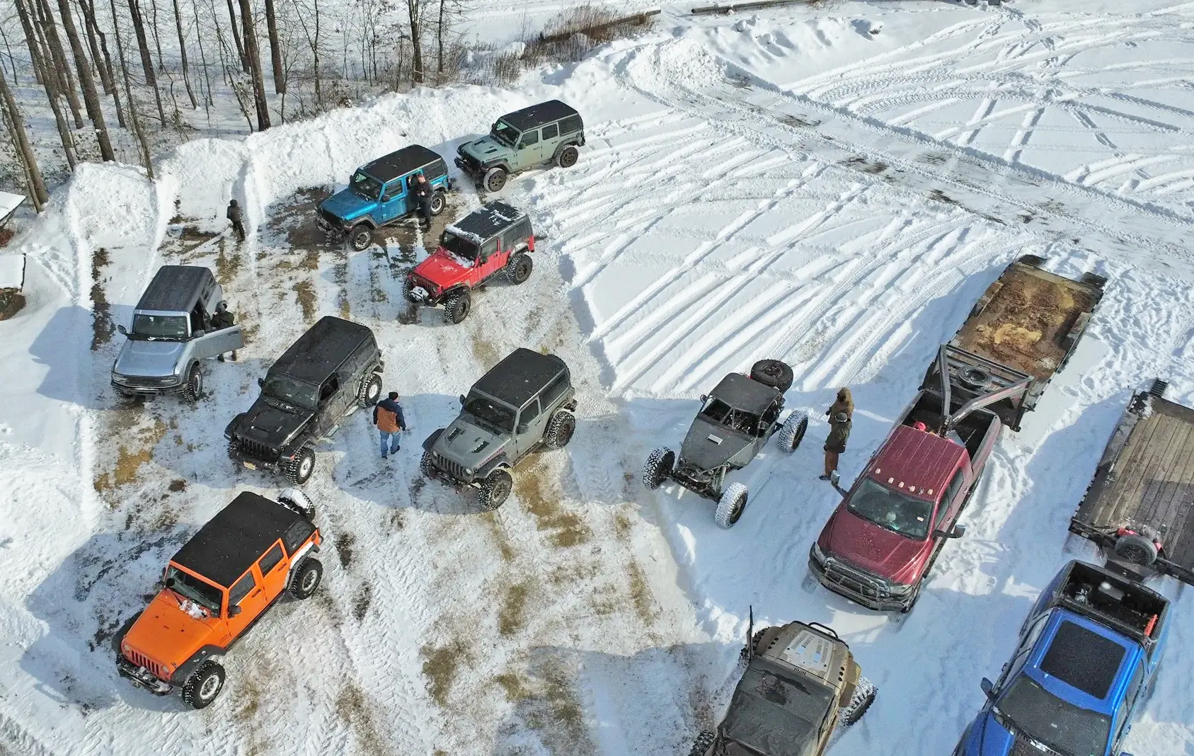 Ford Bronco PA Xmas Snow Wheelin’ w/ 1 Bronco + 6 Jeeps 767478-186cb36218f0048ddd4b0b8058887e5