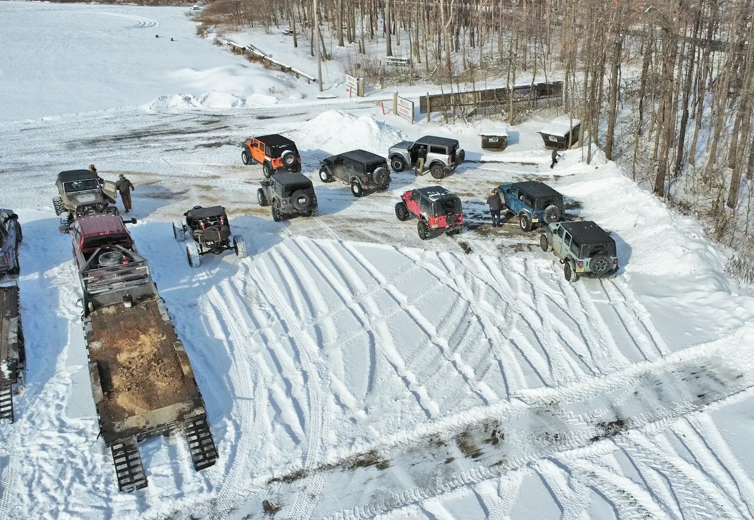 Ford Bronco PA Xmas Snow Wheelin’ w/ 1 Bronco + 6 Jeeps 767479-0b9e543cffa575572469e7df18a62763