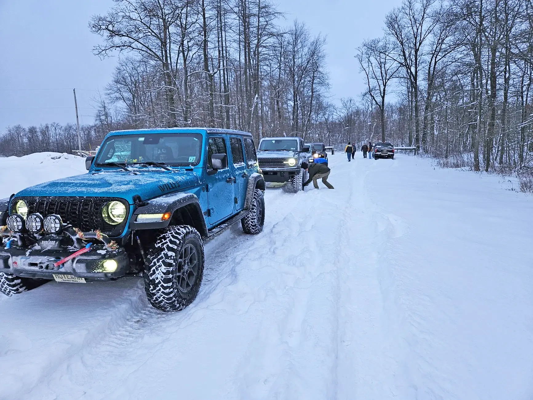 Ford Bronco PA Xmas Snow Wheelin’ w/ 1 Bronco + 6 Jeeps 767480-c151cc8641c1264706e10df502a808c5