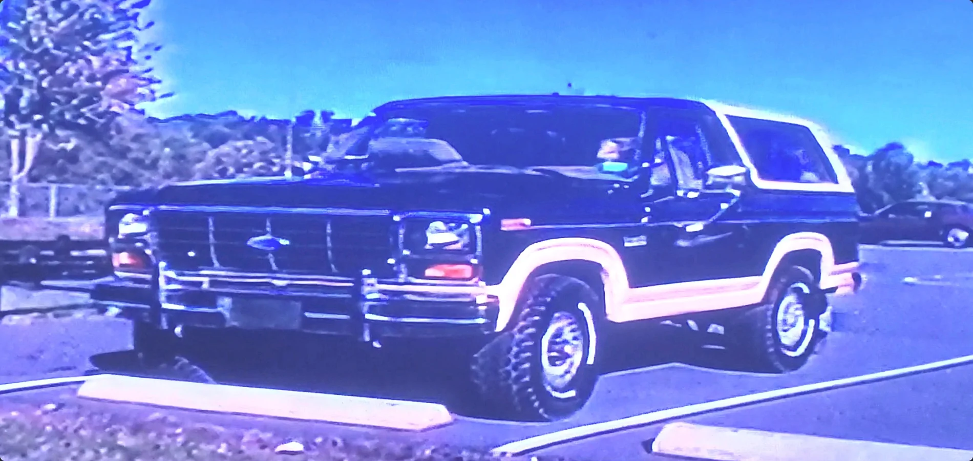 Ford Bronco Why not? They used to be... kinda... Screenshot_20220209-081234_Gallery