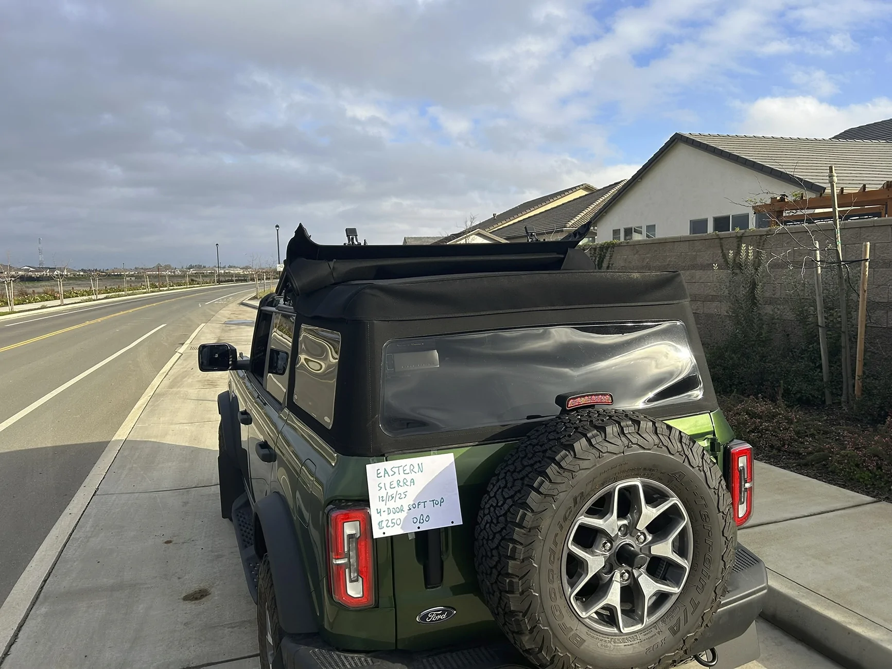 Ford Bronco 2025 OEM Soft Top - $250 OBO IMG_1671
