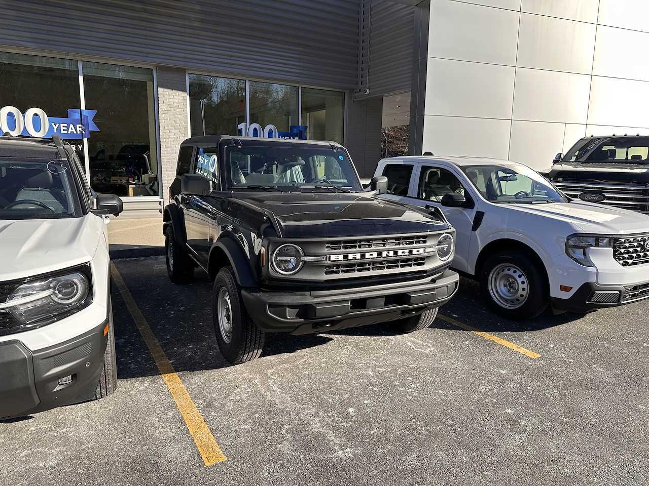 Ford Bronco It's here! IXAO2852.JPG