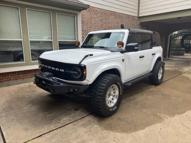 Ford Bronco OXFORD WHITE Bronco Club ADV complet