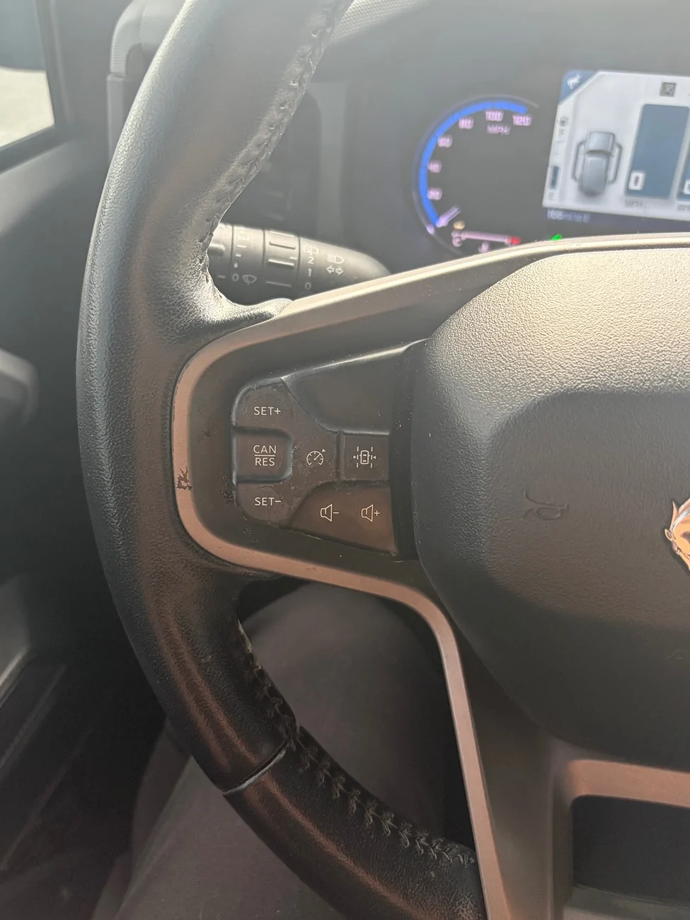 Ford Bronco 2022 Big Bend Steering wheel PEELING IMG_4494