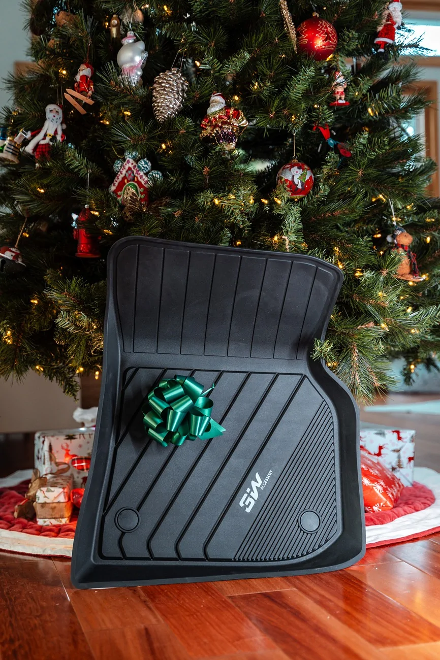 Ford Bronco #lastminuteshopping — 35% OFF Xmas Gifts for Car Guys! caleb moll3WLiners-Christmas-9