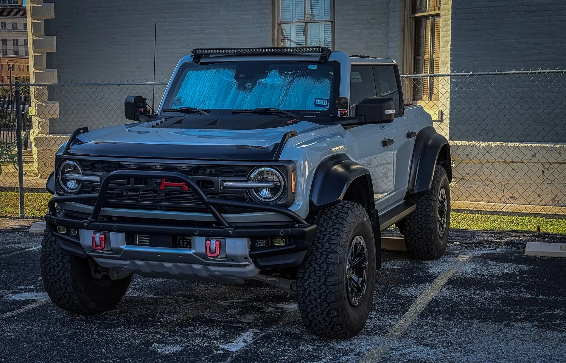 Ford Bronco Wind deflector for Bronco Raptor IMG_9417