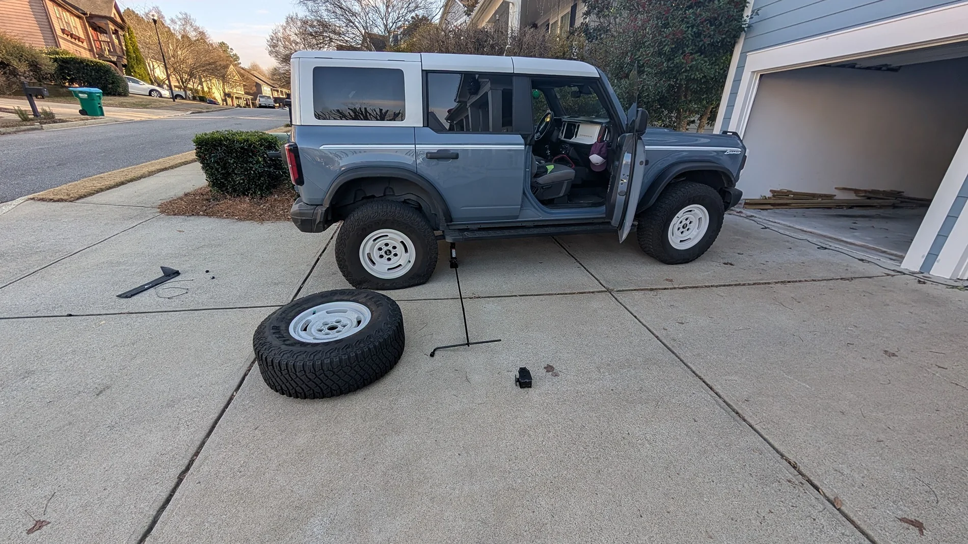 Ford Bronco Caught my first flat .. PXL_20251221_205243392