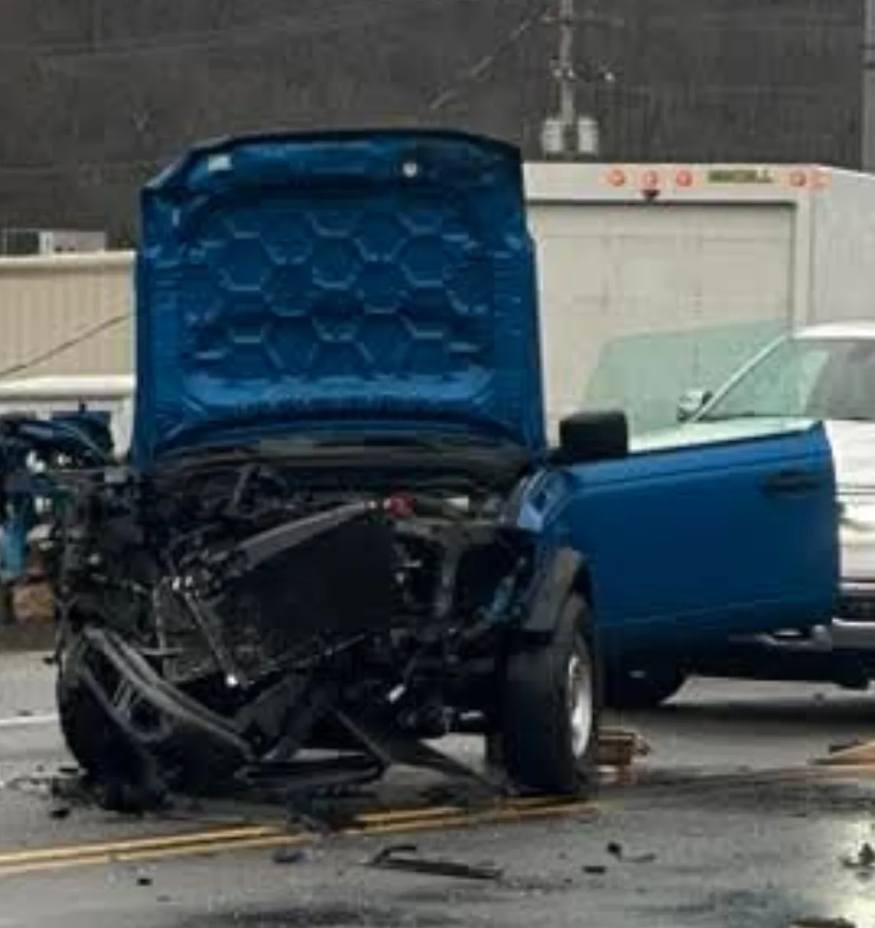 Ford Bronco 2 Door Base had a bad day 😢 Screenshot_20251223-191320
