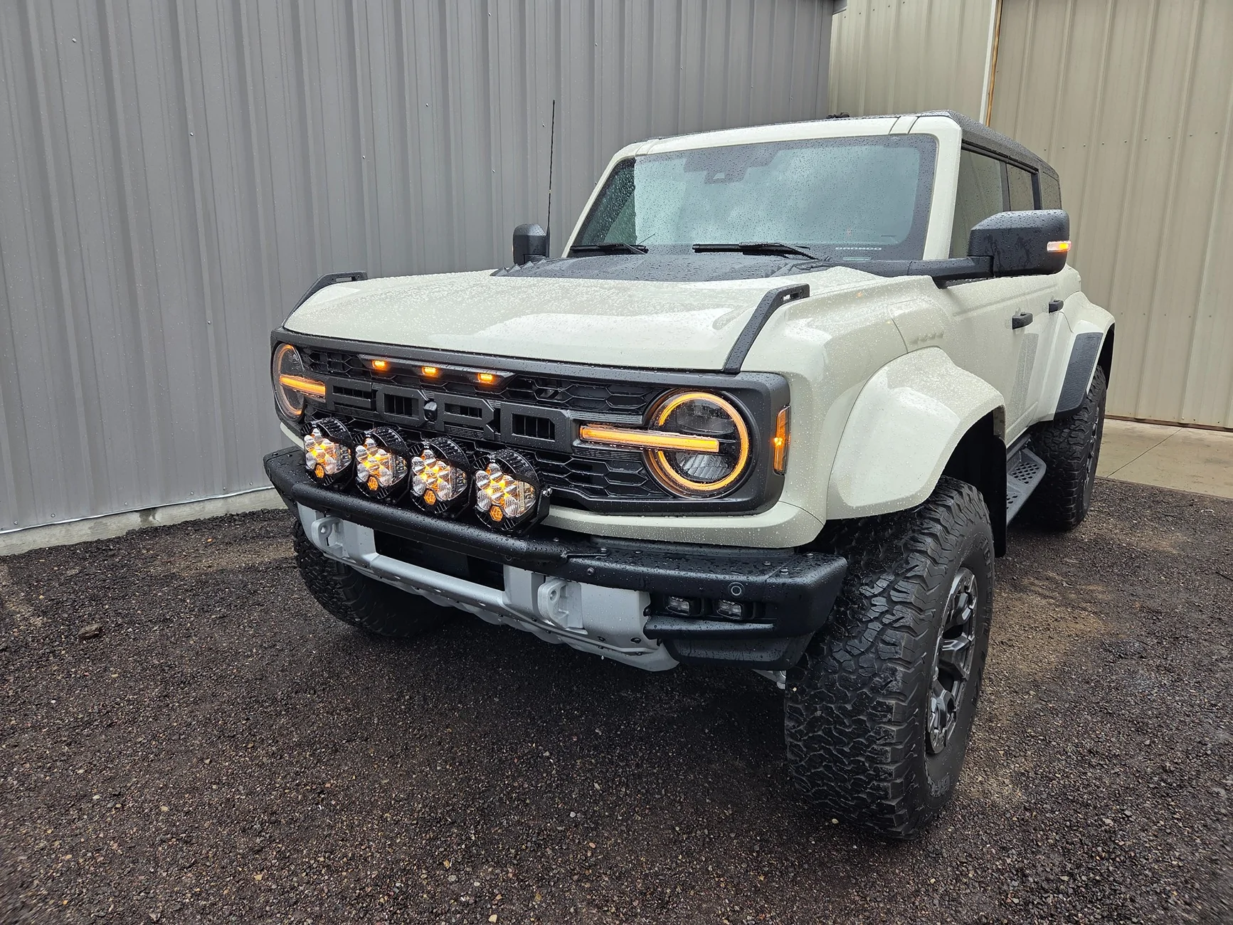 Ford Bronco Baja Design 4 x LP6 light pod bolt-on light bar setup w/ factory Aux switch - thanks Santa 2025-12-24 13.00.05