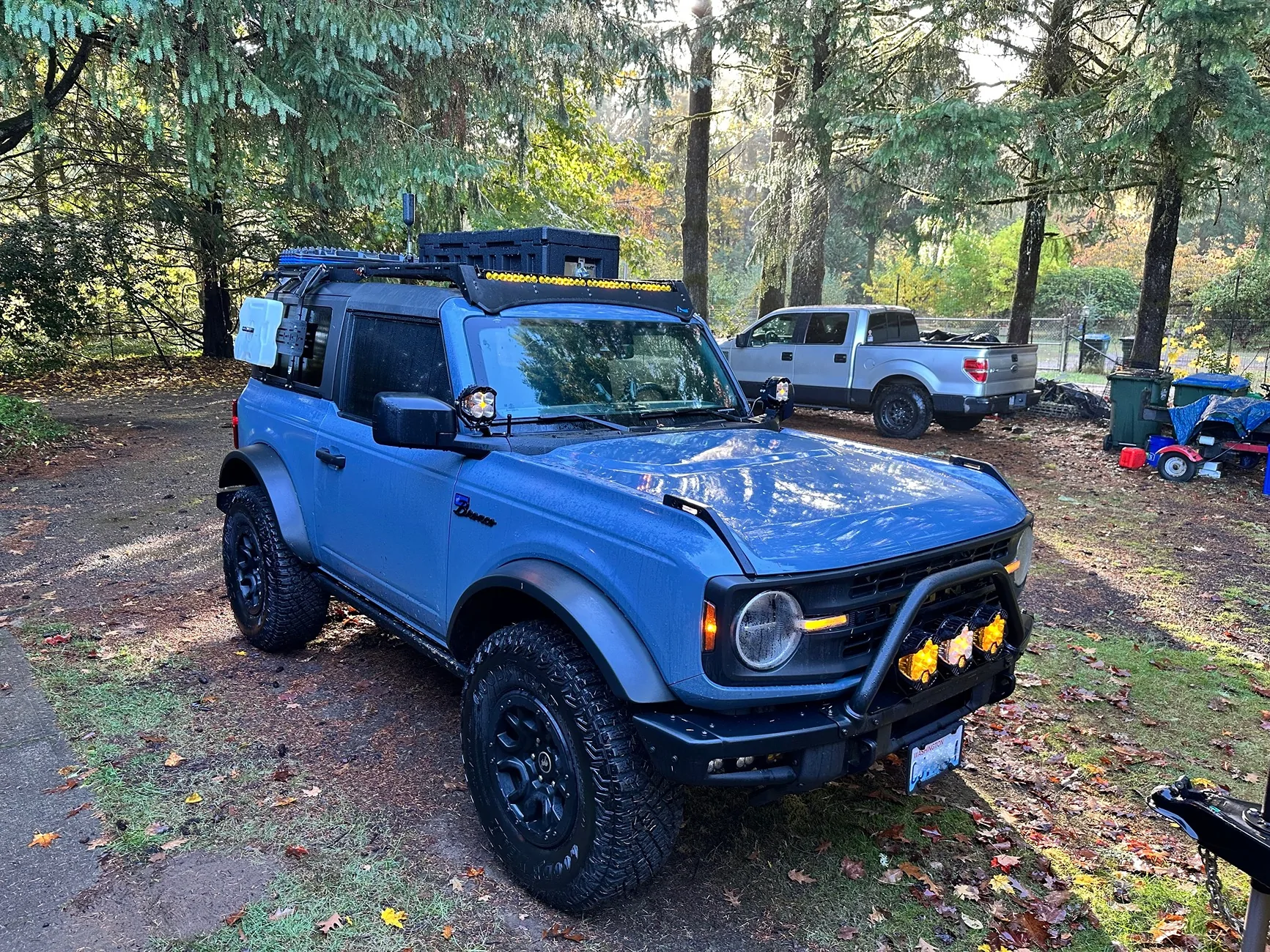 Ford Bronco Baja Design 4 x LP6 light pod bolt-on light bar setup w/ factory Aux switch - thanks Santa IMG_1021