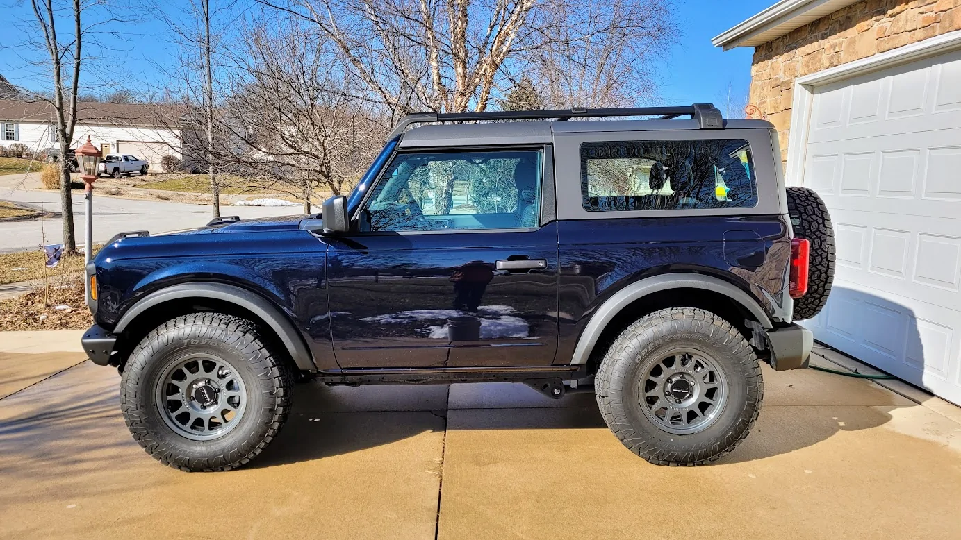 Ford Bronco Best Roof Color for Velocity Blue Body? 1766945116326-i3