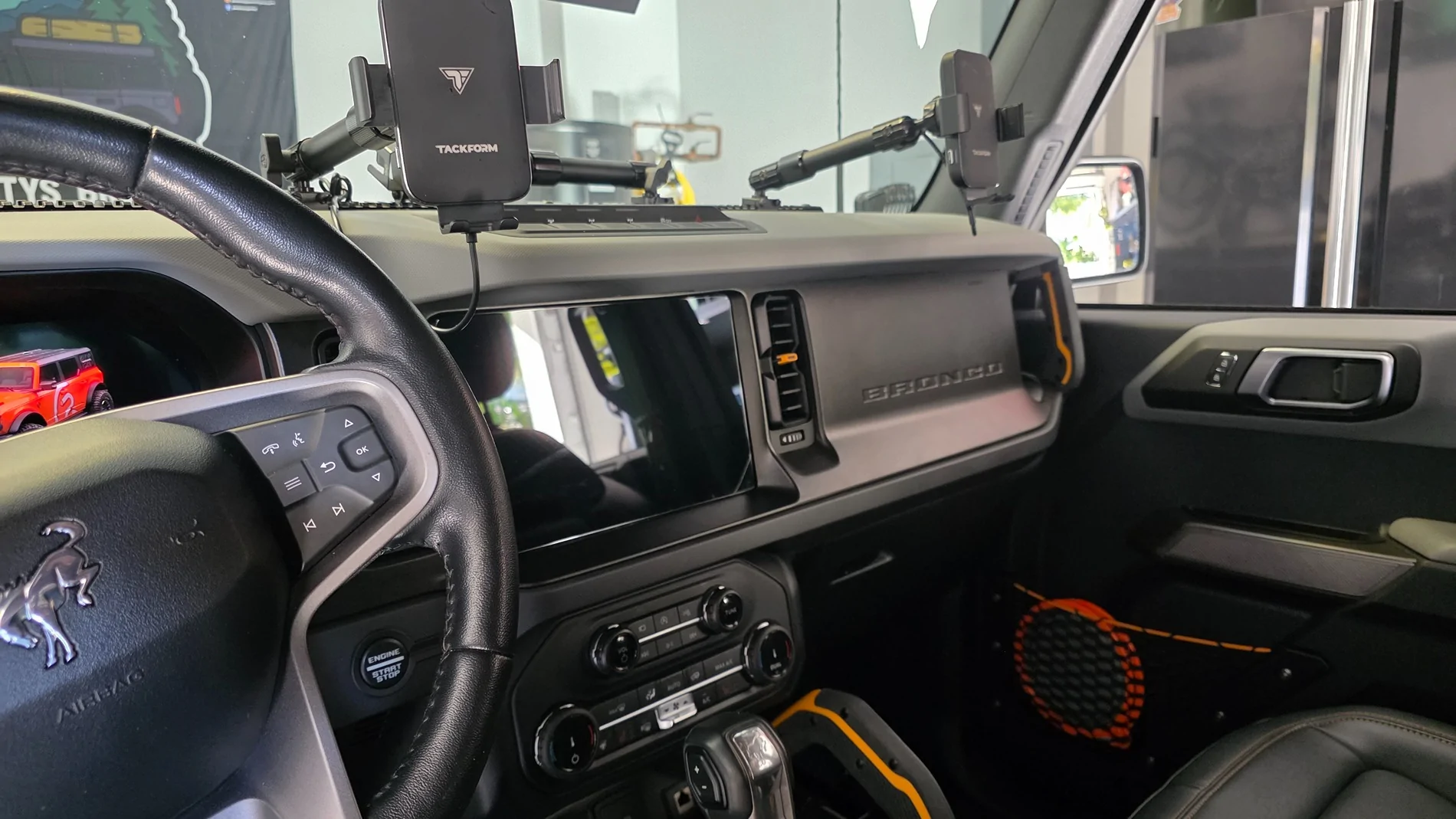 Ford Bronco 2024 Badlands Delivered. Stitched Dash Pad Photos 20251229_132546