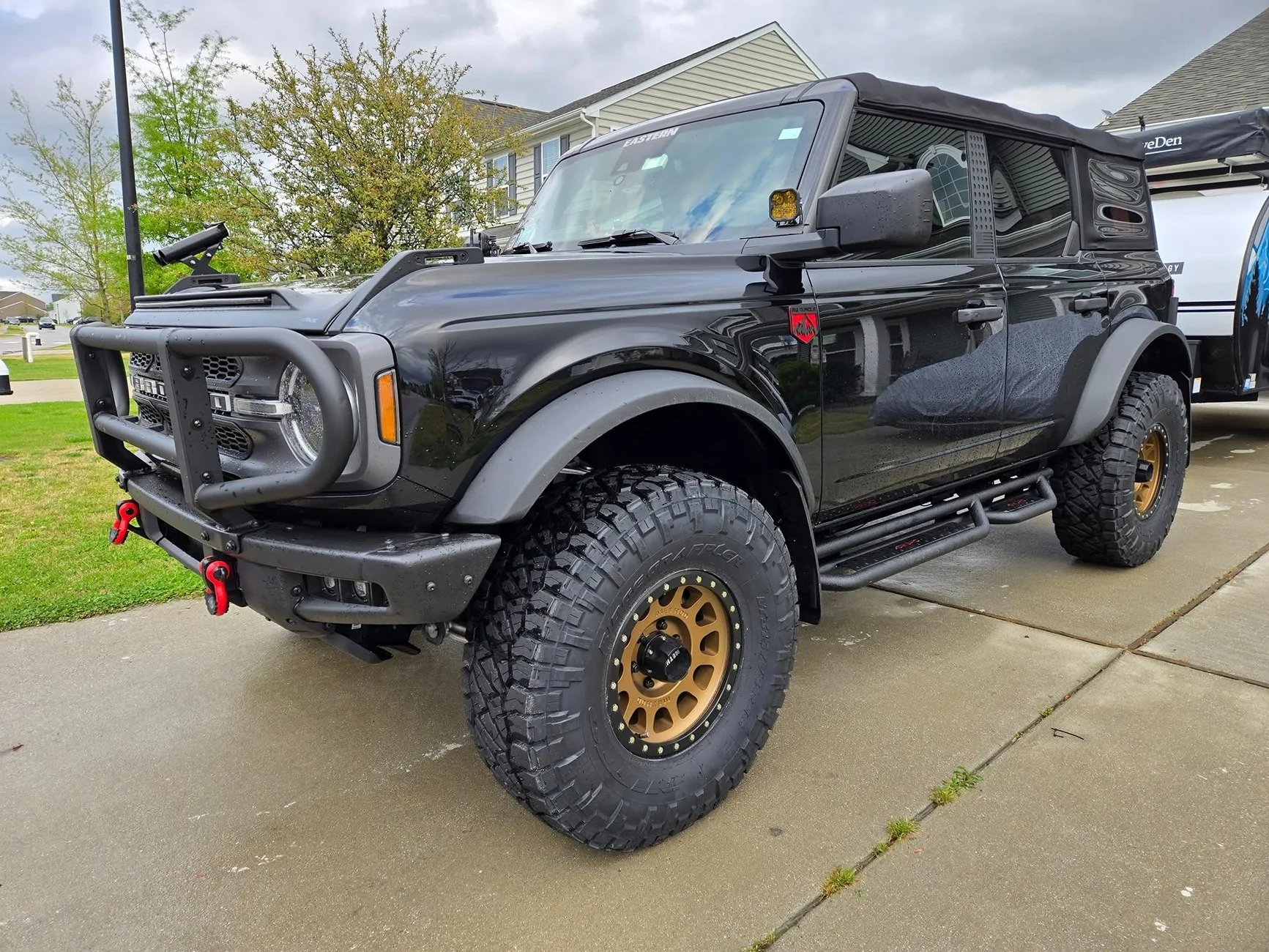 Ford Bronco Moardoor Monday: Let's See Them Four Doors 490021060_10234516441829038_7488672174408122359_n