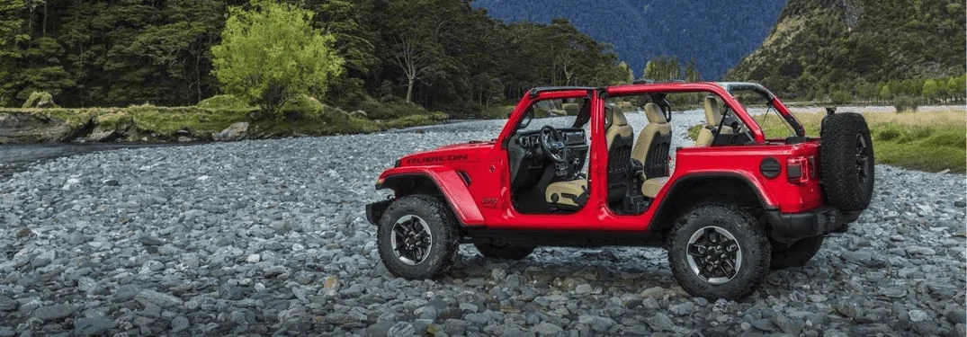 Ford Bronco Why does the 4-Dr look so long? 1610467215924