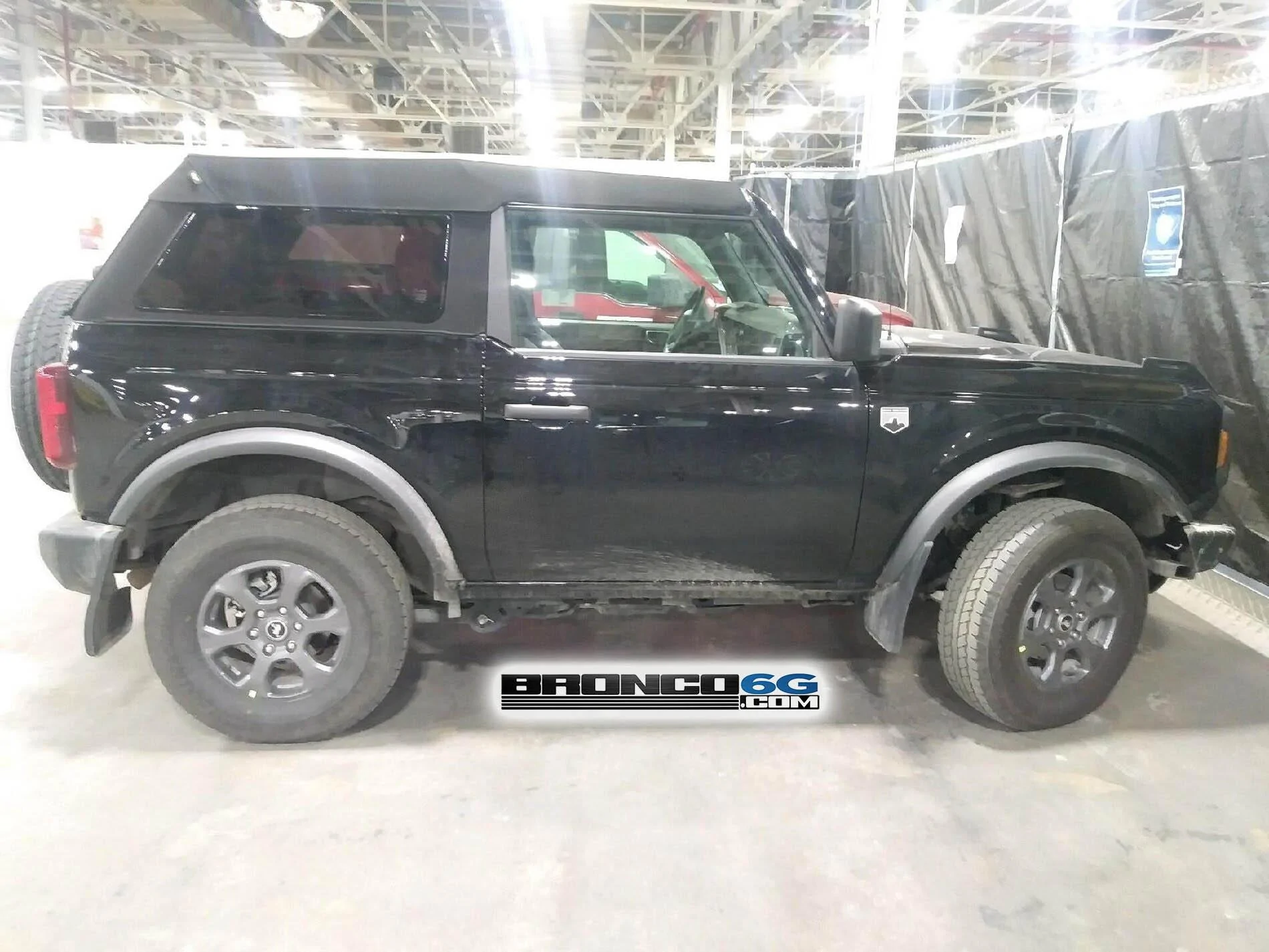 Ford Bronco Fastback Top Bronco 2-Door in Antimatter Blue Big Bend!! Fastback Bronco Antimatter Blue Big Bend 2