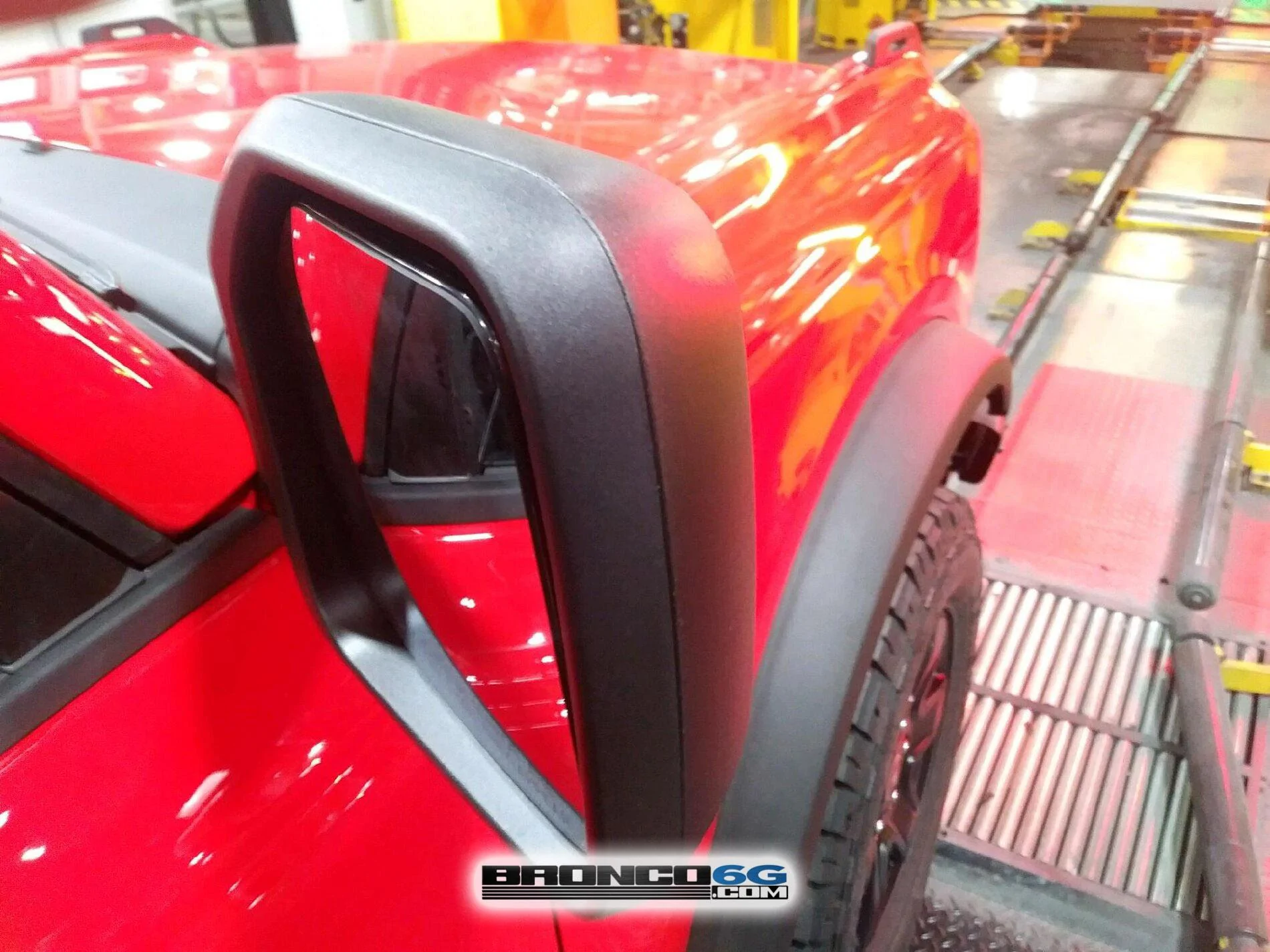 Bronco Race Red Black Diamond 4-Door 3.jpg