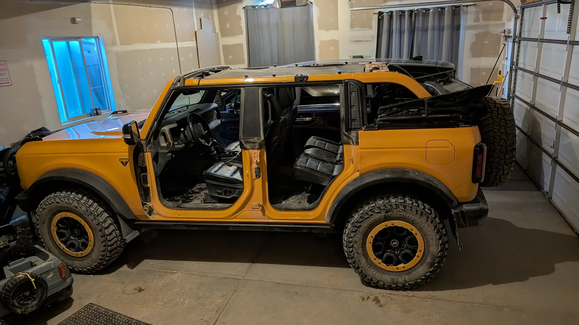 Ford Bronco Moardoor Monday: Let's See Them Four Doors a68131ed-ca8b-480e-a0e1-f5aa946f3512-1_all_42260