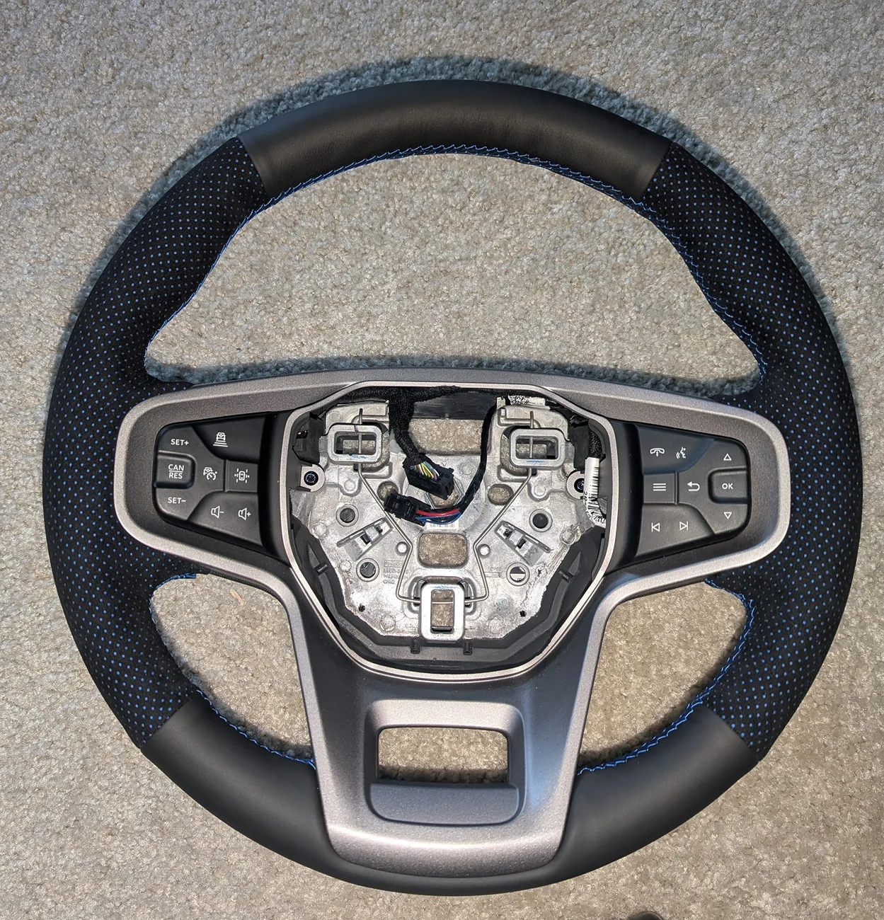 Ford Bronco Heated Steering wheel $250 5af4d3fd-0bb0-4fe0-b19c-a41dfb4c65fd~1