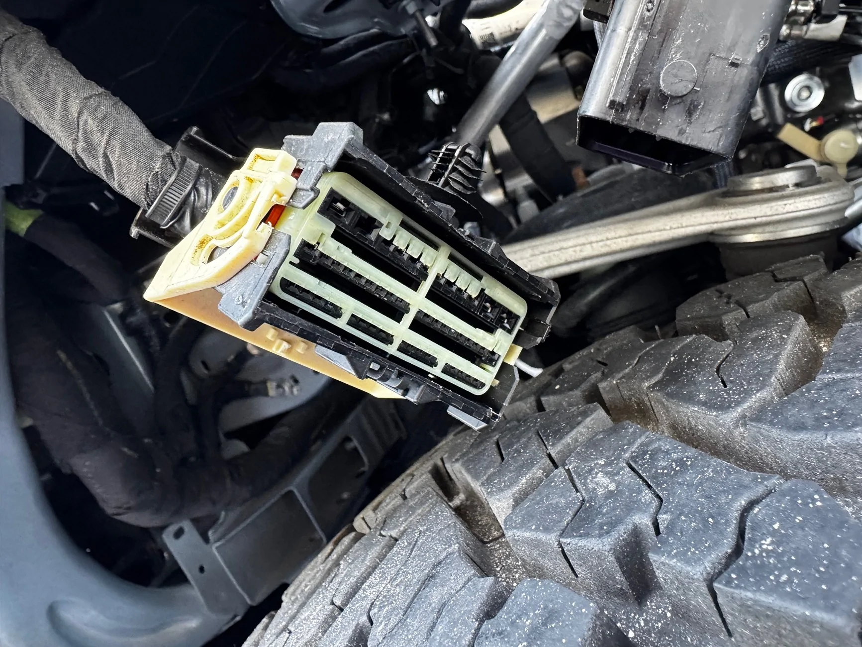 Ford Bronco DIY: Wiring factory fog lights in 2025 Big Bend (how-to w/ photos) IMG_4633