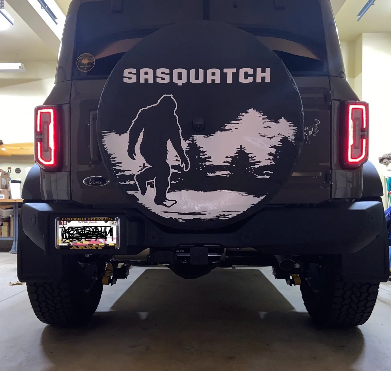 Ford Bronco Vintage spare cover for 6 generation Broncos IMG_5204