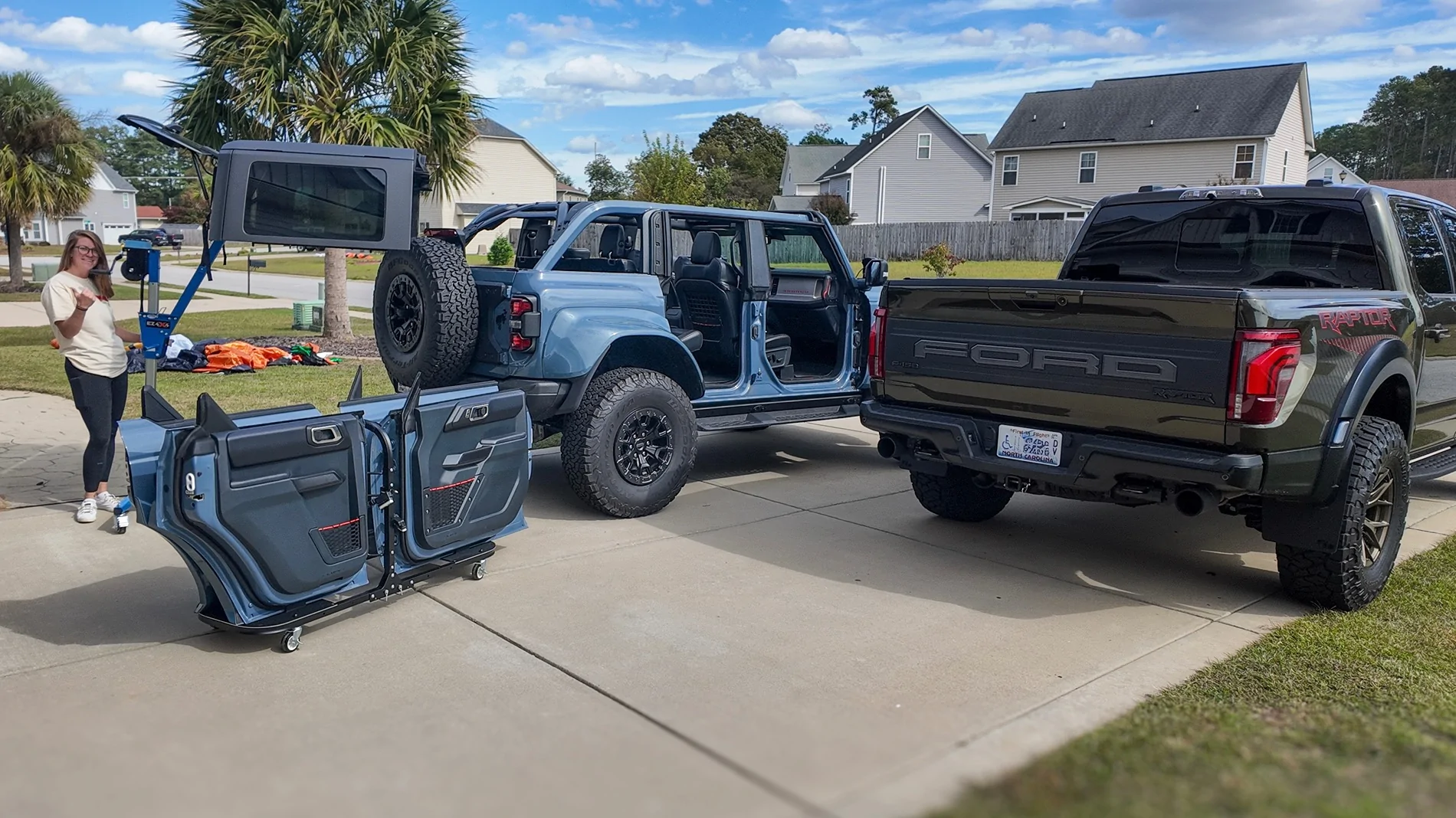 Ford Bronco Yes, That’s a Grandma Removing a 2-Door Bronco Hard Top (using EZ4x4 lift) DJI_20251019140145_0032_D