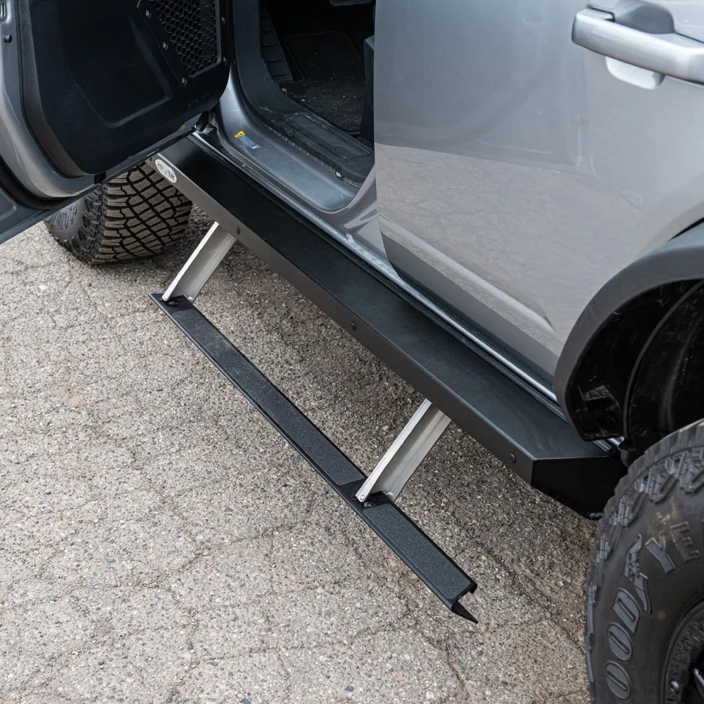 Ford Bronco So Cal 4 door Rockslide engineering steps/sliders 4a