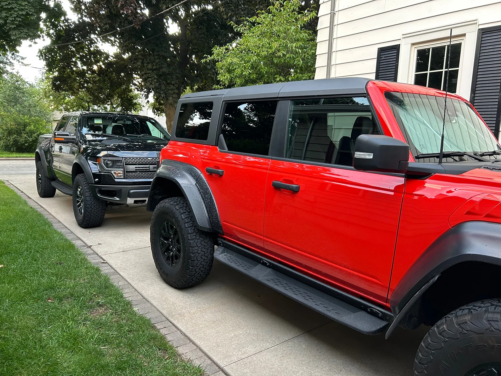 Ford Bronco Realizing How Large Bronco Raptor Is IMG_4735