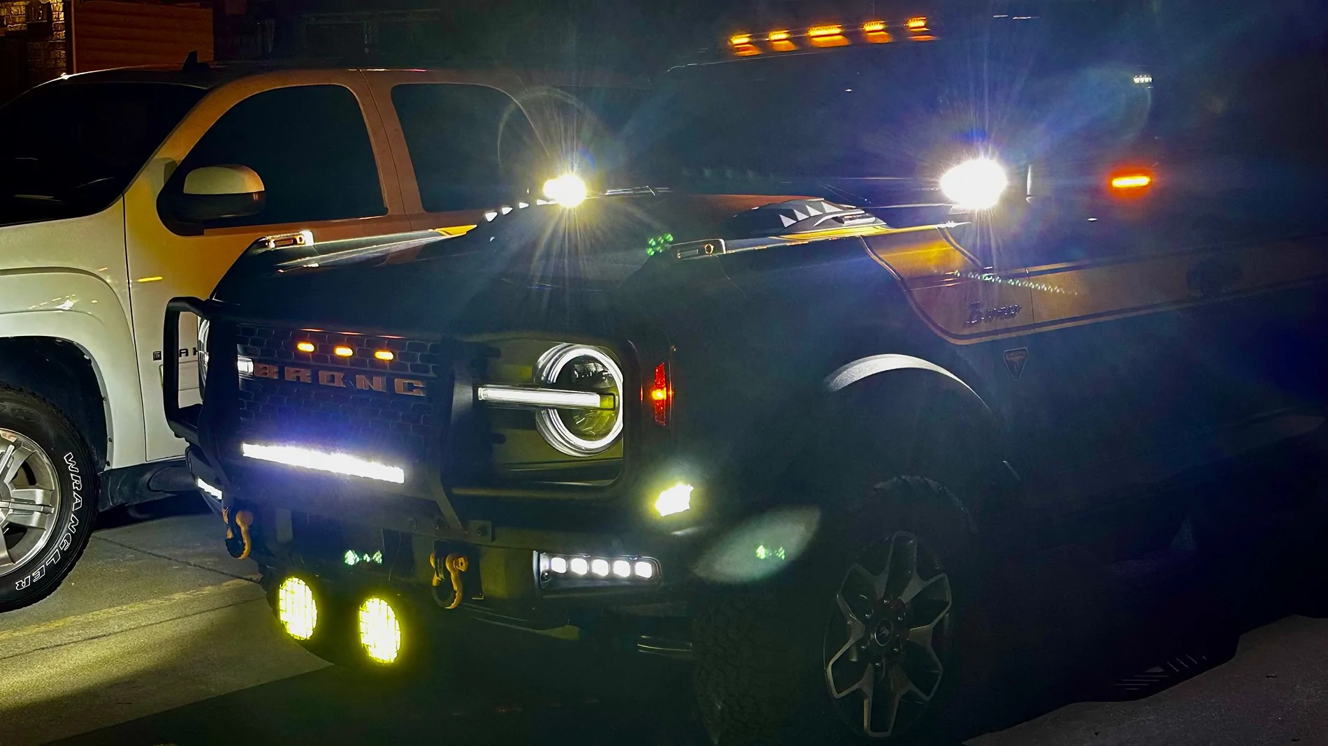 Ford Bronco Best Grille lights for Badlands? IMG_5779