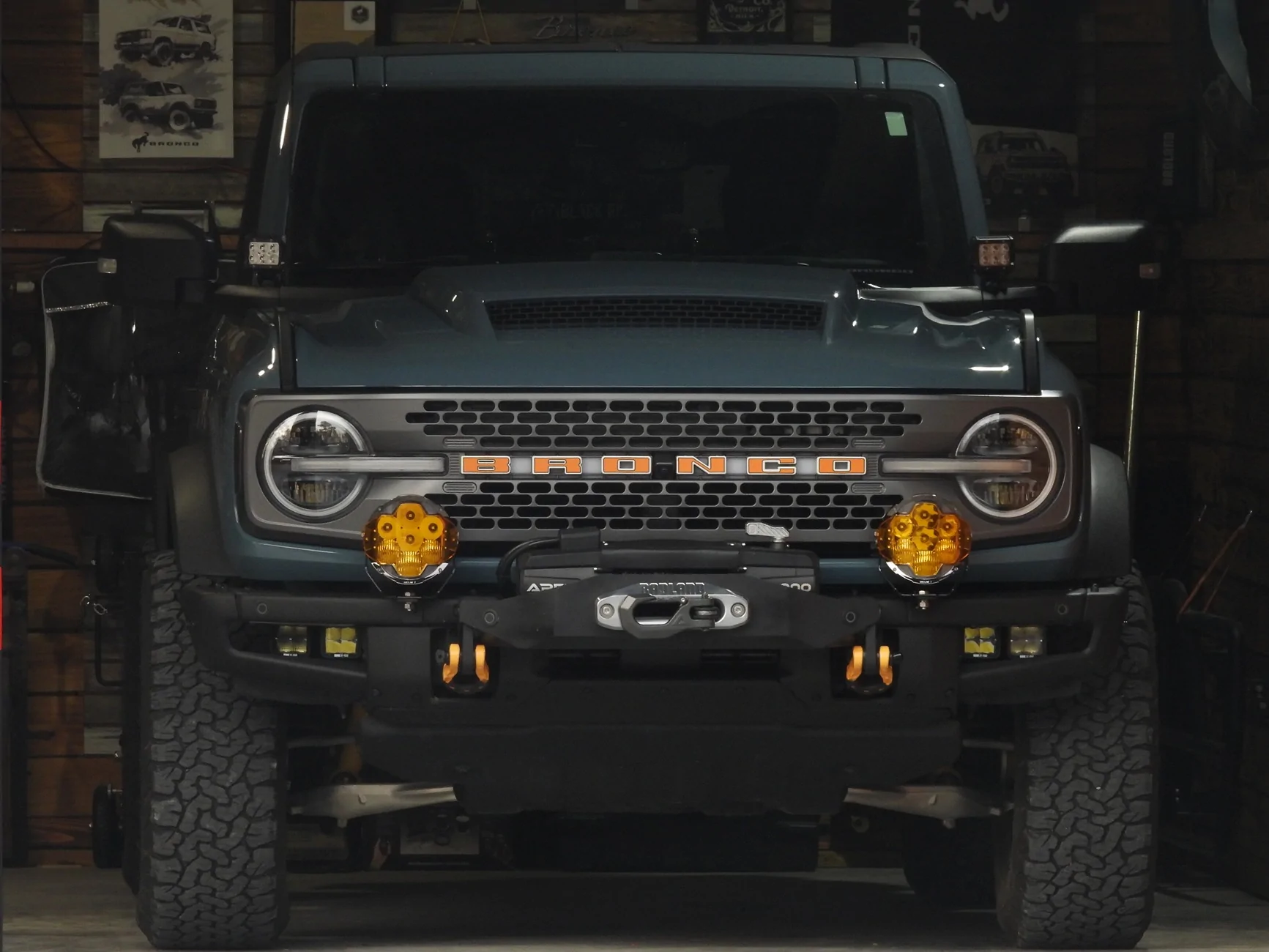 Ford Bronco A, B, or C cup? Helm 7 amber