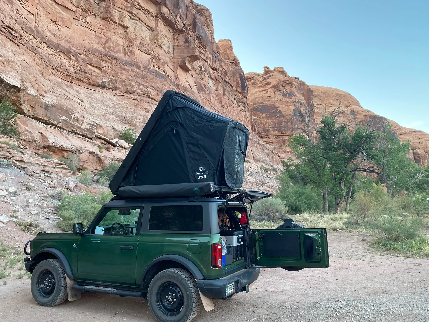 Ford Bronco Food storage - fridge rear2