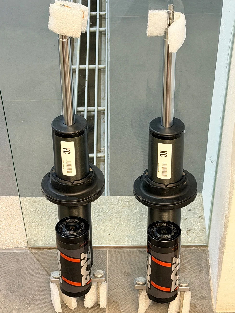 Ford Bronco OEM Fox Shocks front only new... Lowered price!!! IMG_3716