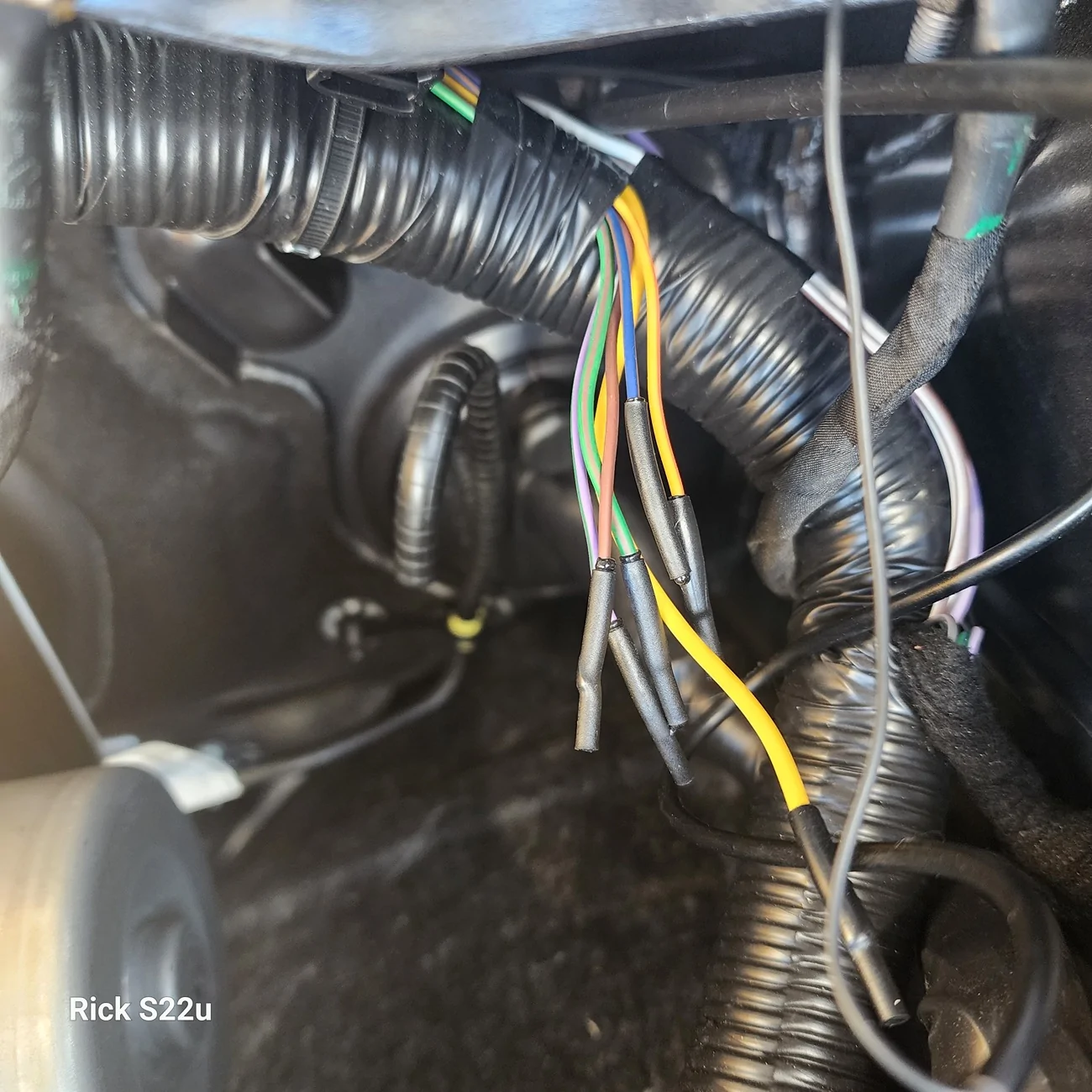 Ford Bronco Question about aux wires.... 20260113_104231