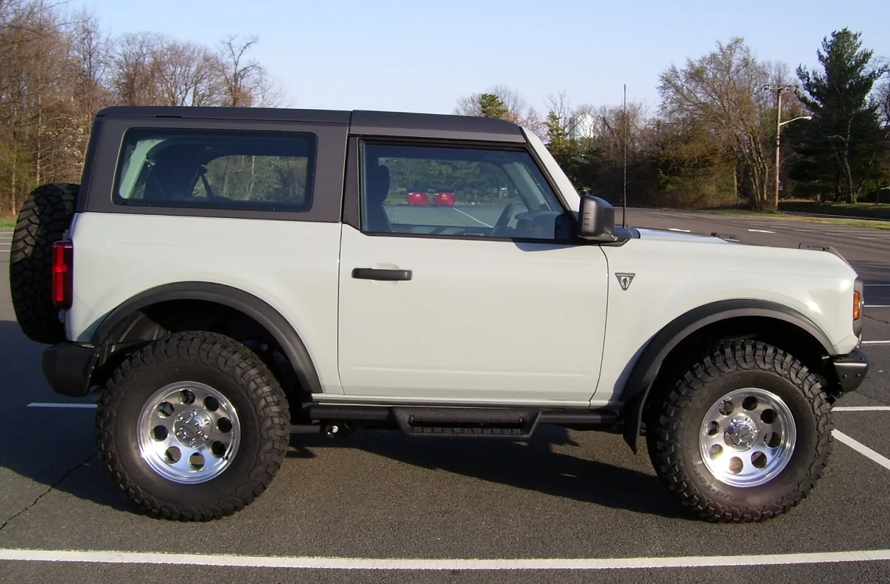 Ford Bronco Leveling kit opinions bronco_comp3