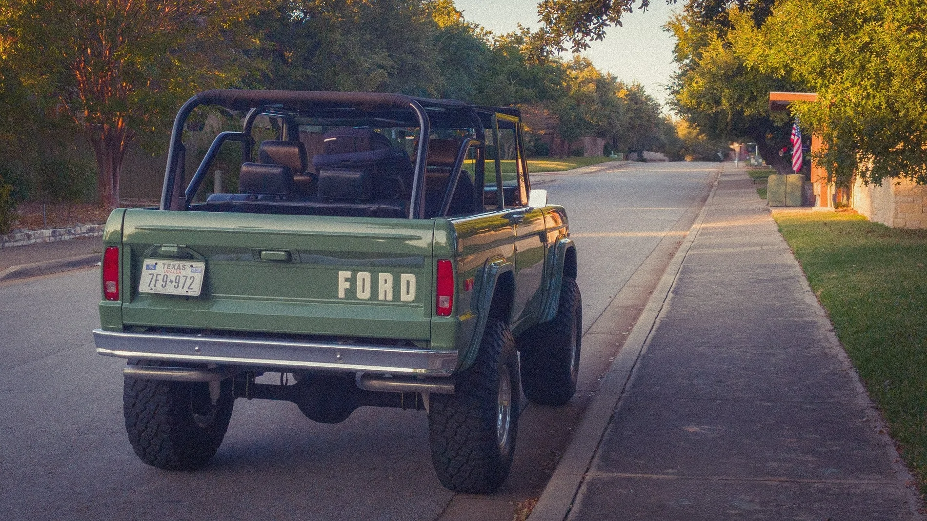 Ford Bronco Saw this nice gen1 PSX_20241110_172927~2