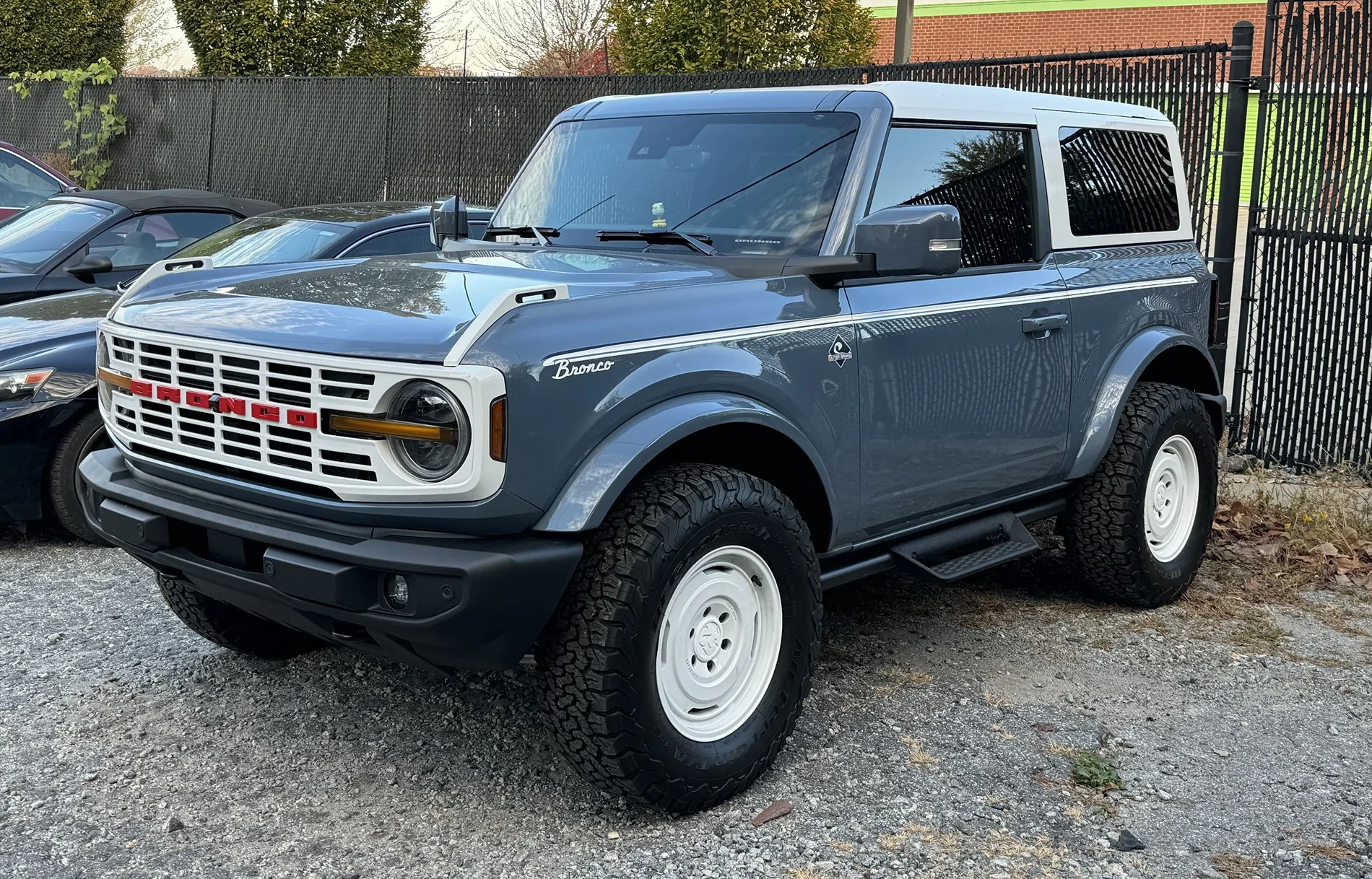 Ford Bronco Painted my hard top White, thoughts? IMG_0143
