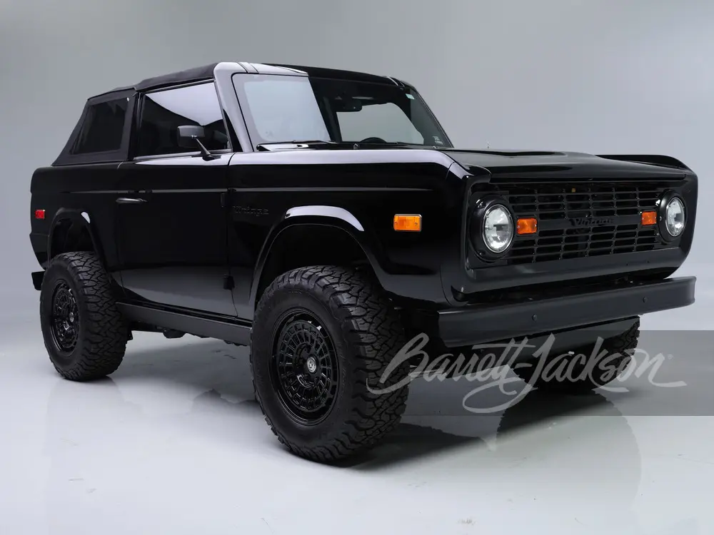 Ford Bronco Kevin Hart's custom "vintage" 2024 Bronco to be auctioned at Barrett-Jackson Front_3-4_W