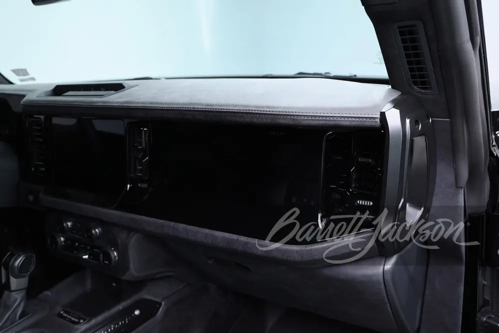 Ford Bronco Kevin Hart's custom "vintage" 2024 Bronco to be auctioned at Barrett-Jackson Misc_b30a7e78-6735-4c27-a31f-3eb3bd7021f7_W