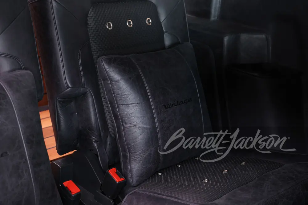 Ford Bronco Kevin Hart's custom "vintage" 2024 Bronco to be auctioned at Barrett-Jackson Misc_596d4ec2-1cba-4008-abe6-2882a2b5d86b_W