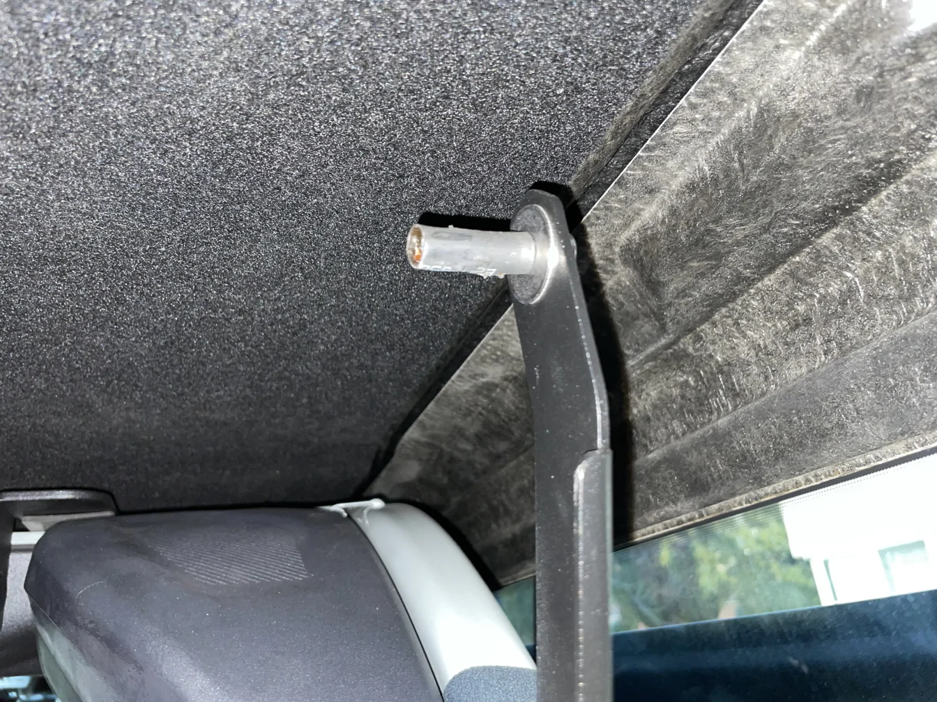 Ford Bronco Mountains2Metal Cargo Shelf Rattles IMG_4502