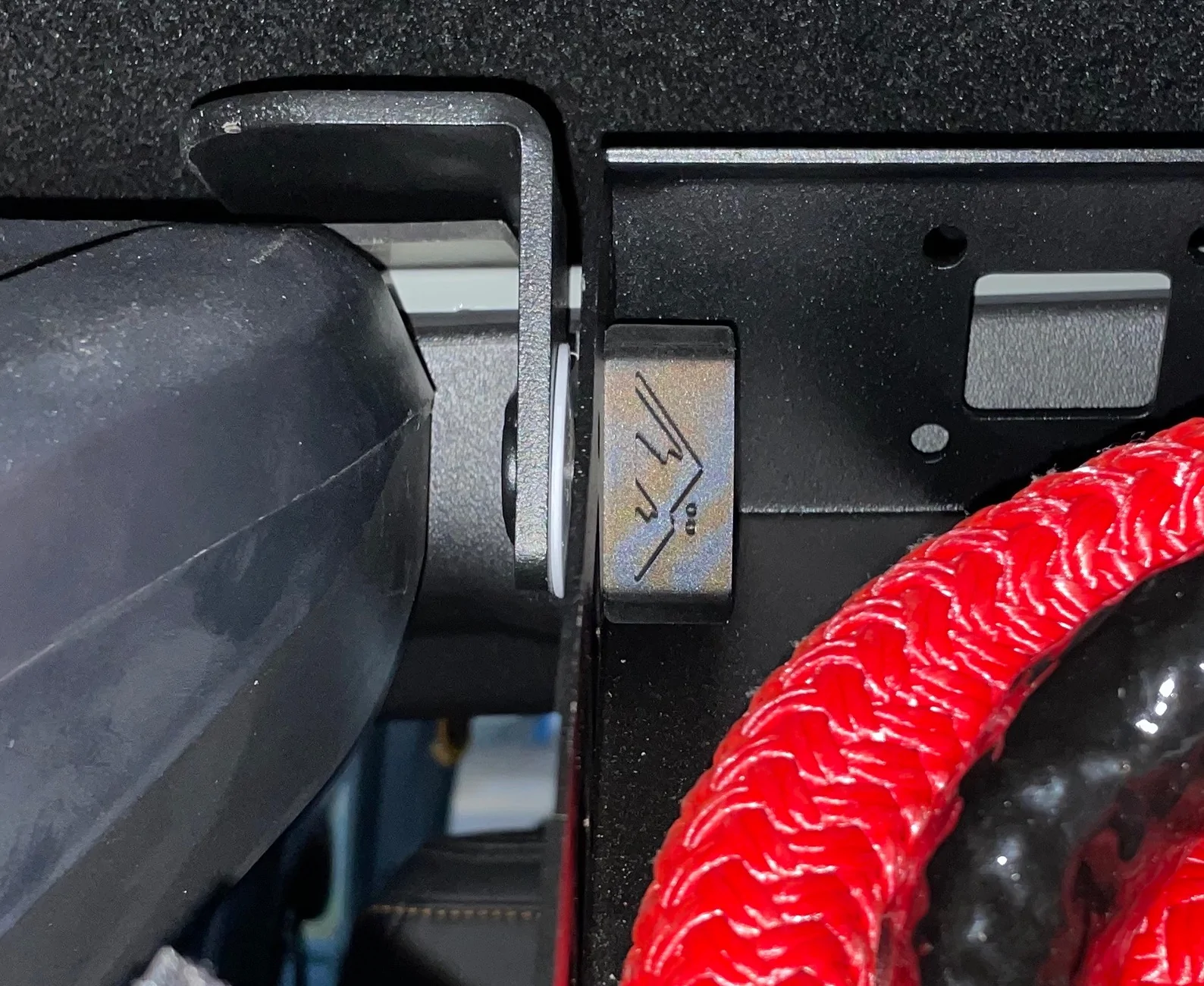 Ford Bronco Mountains2Metal Cargo Shelf Rattles IMG_4503