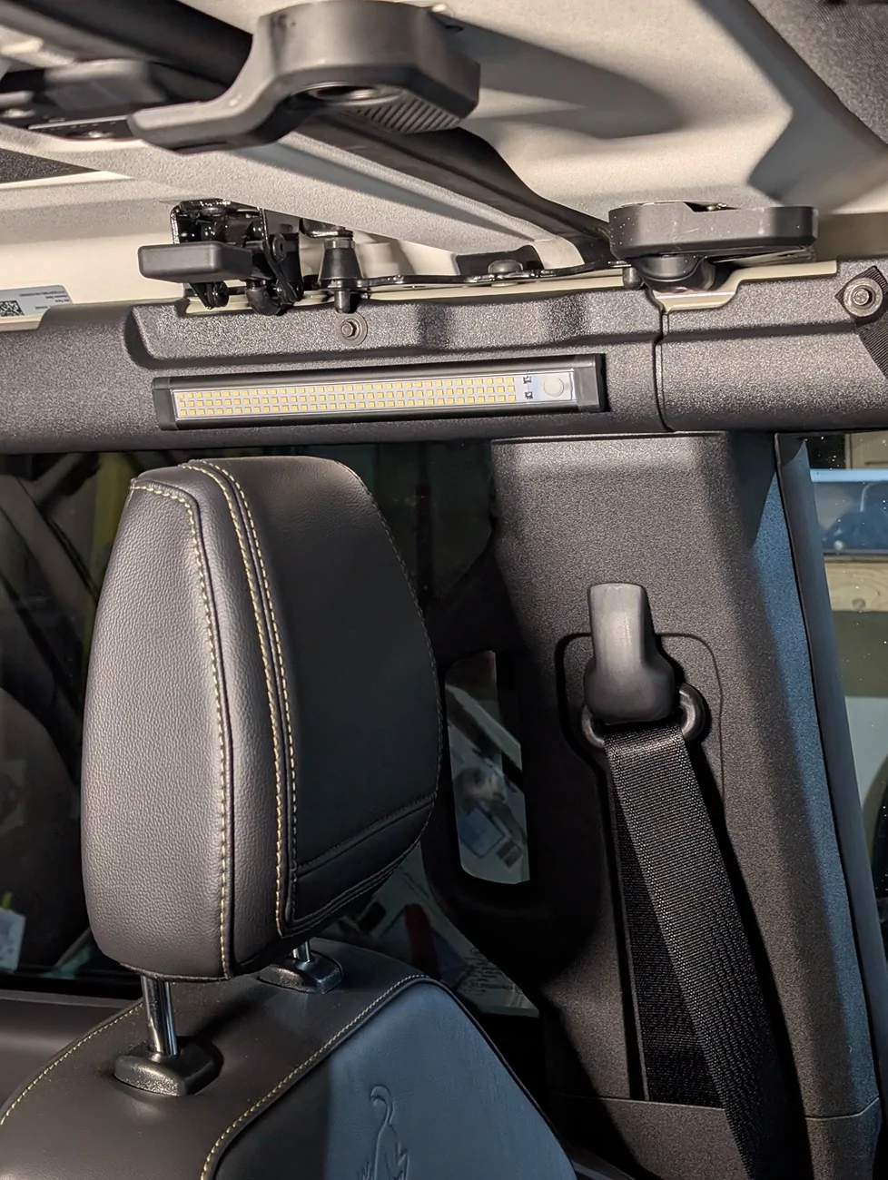 Ford Bronco Supplemental interior lighting upgrade. domelight2