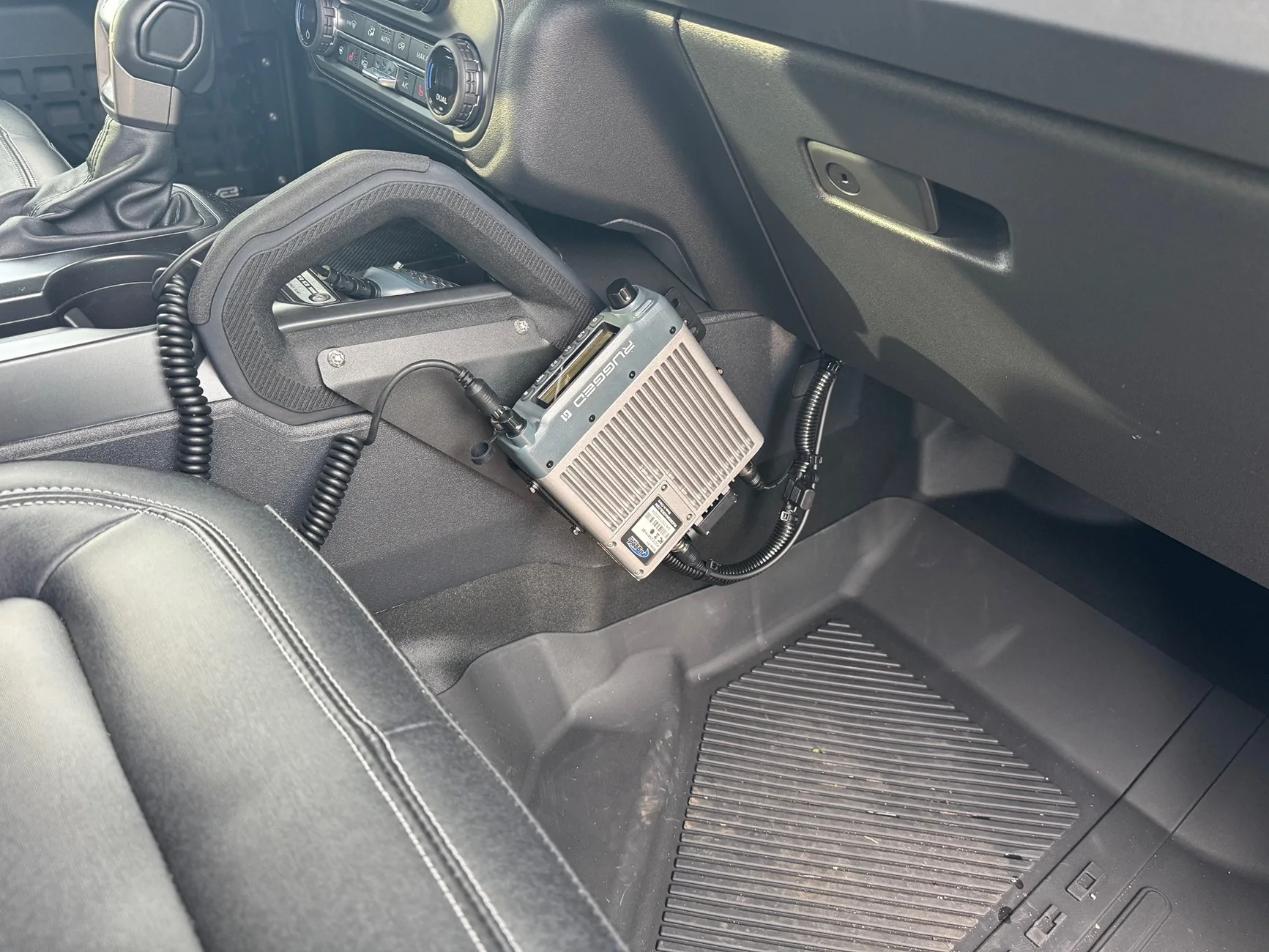 Ford Bronco What did you do TO / WITH your Bronco today? 👨🏻‍🔧🧰🚿🛠 gmrs radio
