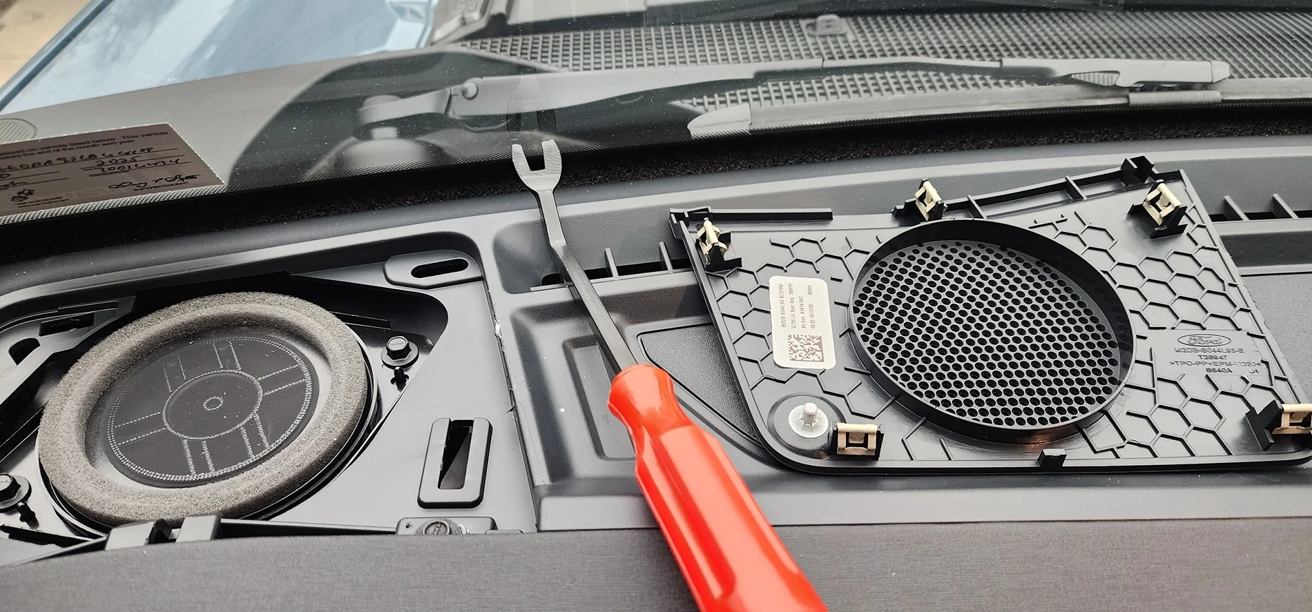 Ford Bronco B&O Stereo System Upgrade on 2025 Bronco Raptor 1000028289