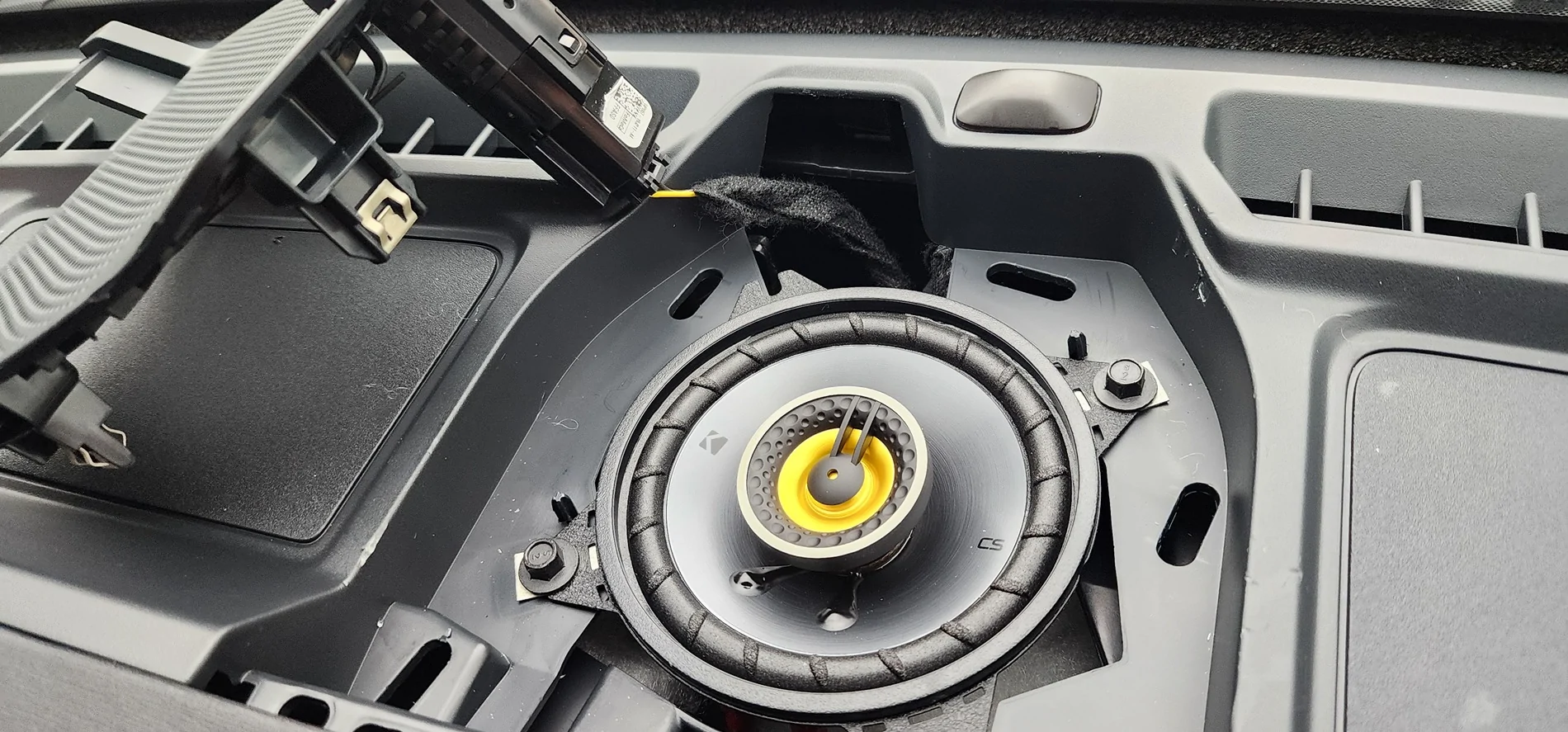 Ford Bronco B&O Stereo System Upgrade on 2025 Bronco Raptor 1000028302